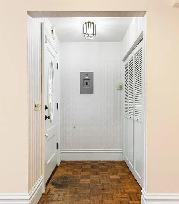 Before (Entryway) Before (Entryway)